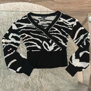 Sweater Zebra Black and White
